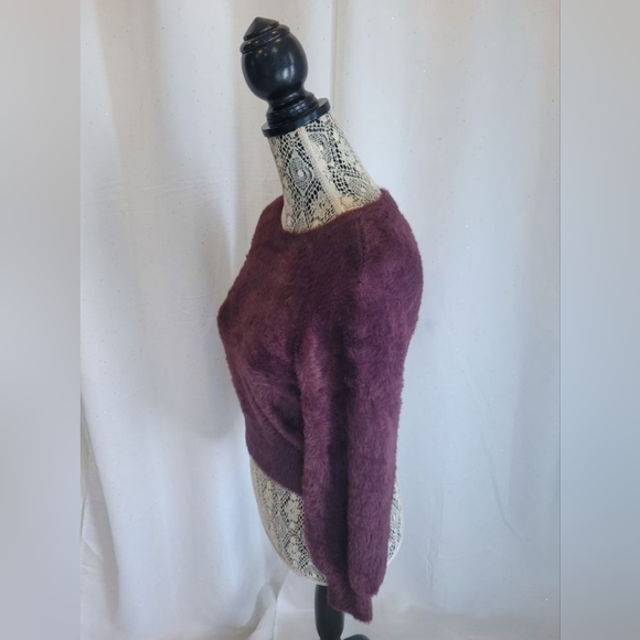 Aritzia Sunday Best Kitten Crop Top Fuzzy Sweater Womens Size Small - Picture 4 of 7